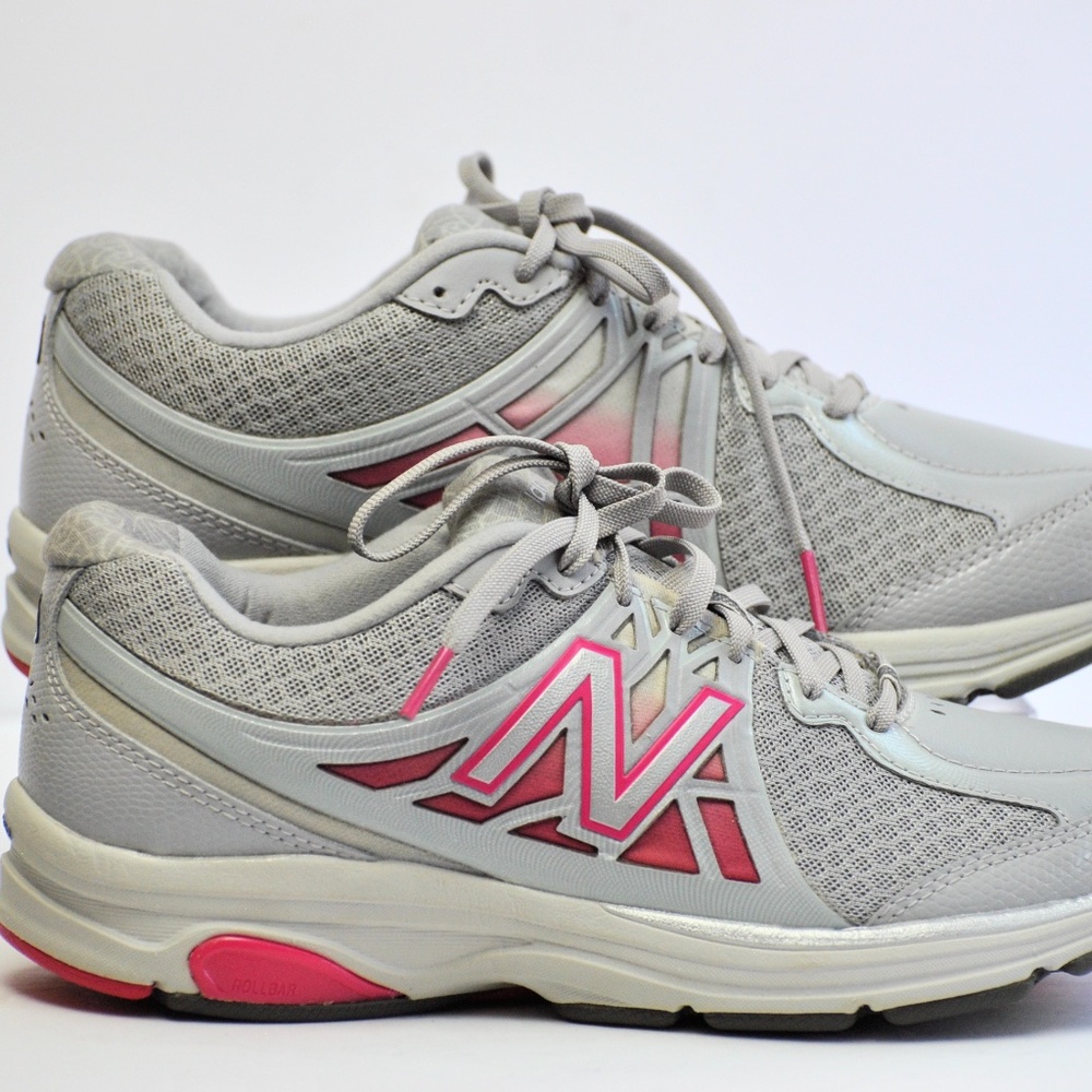 Size 6.5 NB 847 Walking Women Sneakers